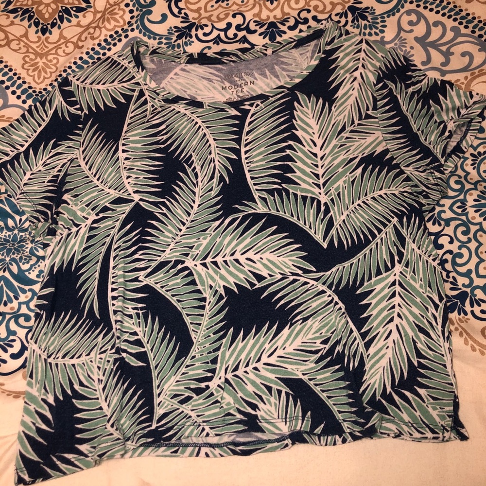 Palm leaves tee